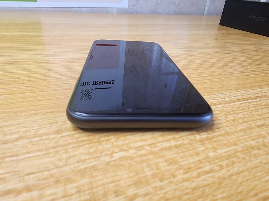 iPhone 11 | Black | 64GB | Excellent Condition | With Extras | Read