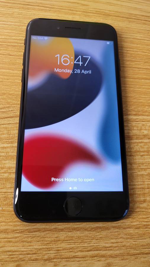 iPhone 7 | 32GB | Black | Very Good Condition | Complete Package