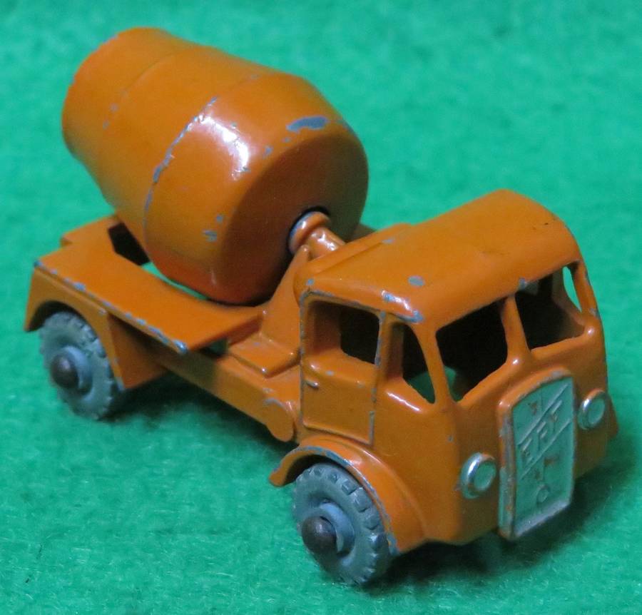 Matchbox Moko Lesney**No. 26**ERF Truck - Cement Mixer**Made in England**