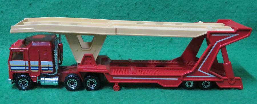 Matchbox Lesney**Car Transporter 1982 & Kenworth Truck 1981**Made in England**