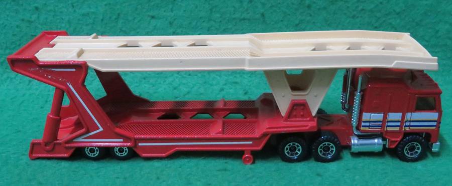 Matchbox Lesney**Car Transporter 1982 & Kenworth Truck 1981**Made in England**