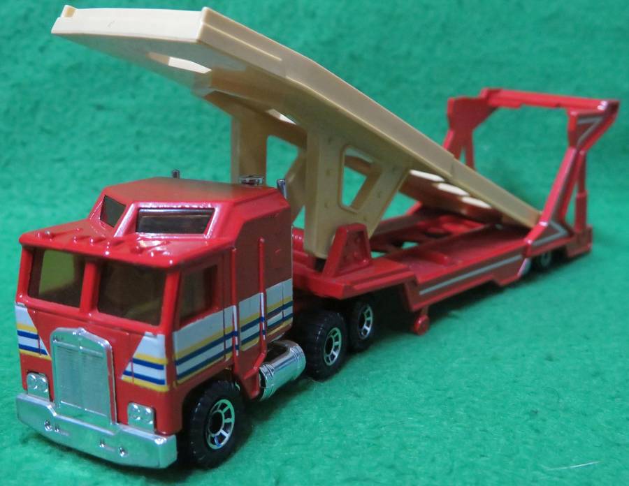 Matchbox Lesney**Car Transporter 1982 & Kenworth Truck 1981**Made in England**