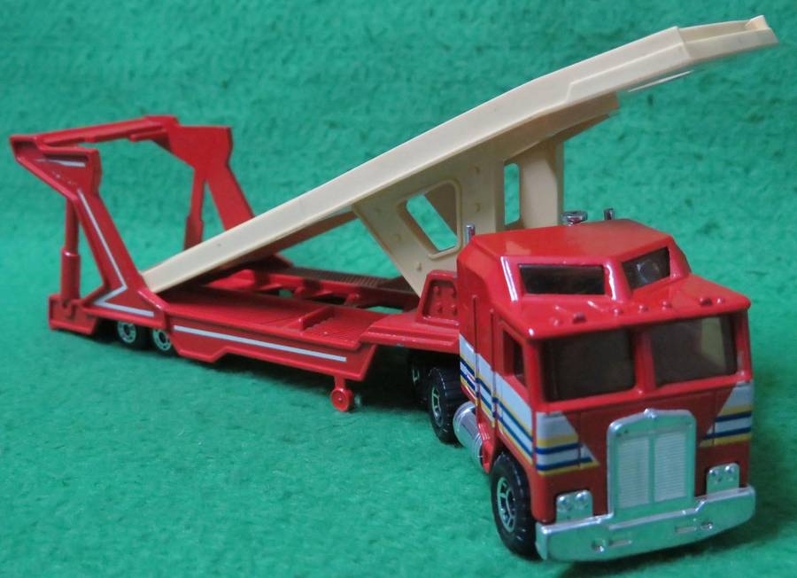 Matchbox Lesney**Car Transporter 1982 & Kenworth Truck 1981**Made in England**