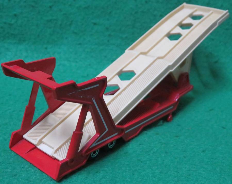 Matchbox Lesney**Car Transporter 1982 & Kenworth Truck 1981**Made in England**