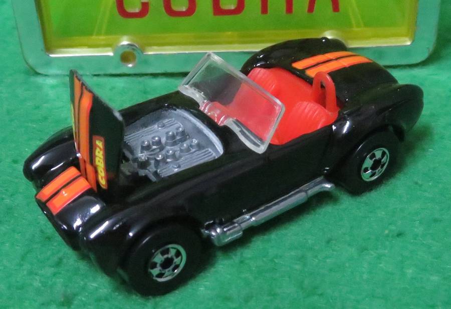 Hotwheels**Cobra**Made in Malaysia**1982**With case**Mint condition**Bonnet opens**