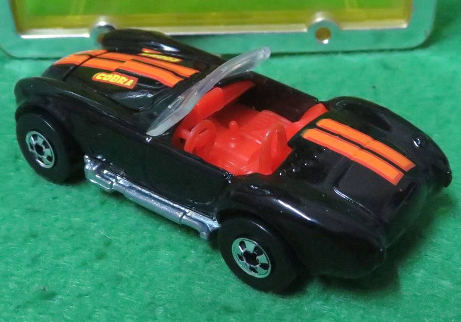 Hotwheels**Cobra**Made in Malaysia**1982**With case**Mint condition**Bonnet opens**