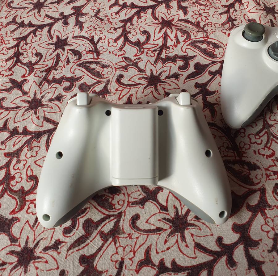 2x Xbox Controller Set ( Not Tested )