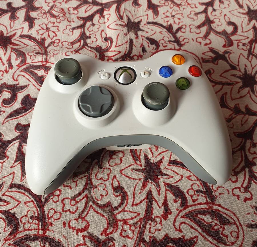 2x Xbox Controller Set ( Not Tested )