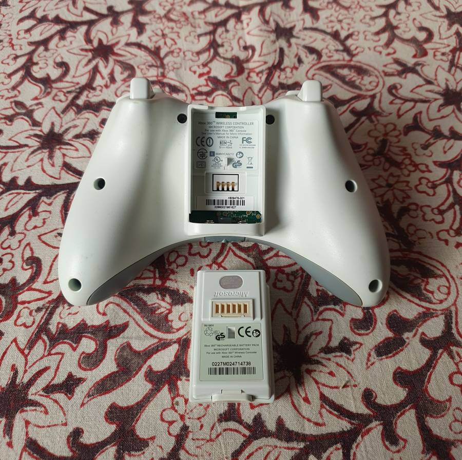 2x Xbox Controller Set ( Not Tested )