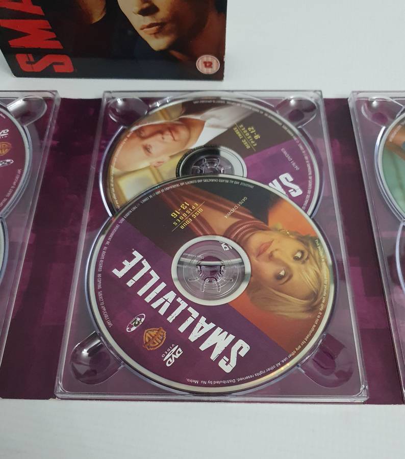 Smallville Season 3 Box Set ( 1 Disc Missing, Untested )