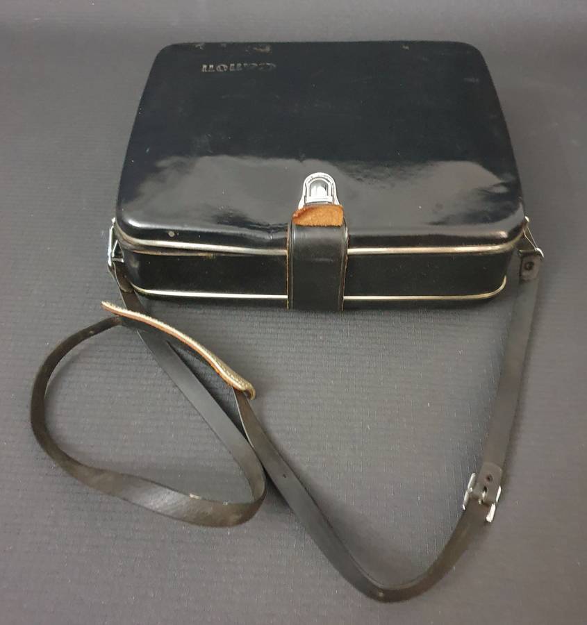 Cannon Super 8 Auto Zoom 518 in Leather Cannon Carrier