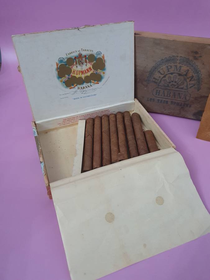 Vintage H. UPMANN Habana Cuban Cigars in Box   Made in Cuba