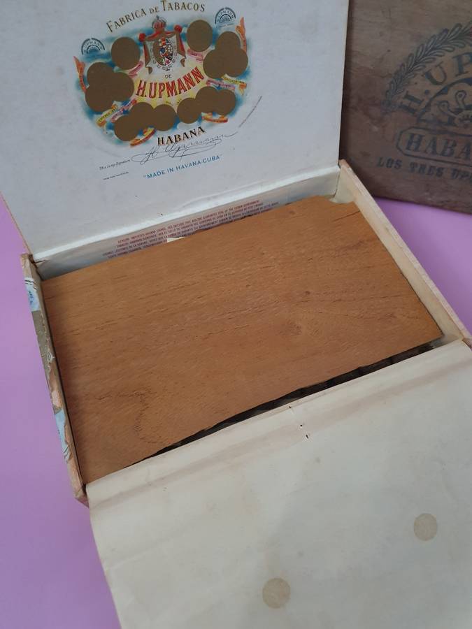 Vintage H. UPMANN Habana Cuban Cigars in Box   Made in Cuba