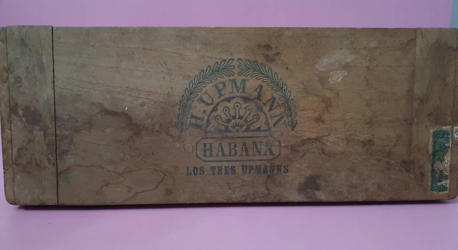 Vintage H. UPMANN Habana Cuban Cigars in Box   Made in Cuba