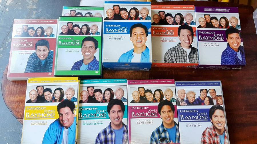Tv series dvd's Everybody love Raymond.Seasons in description..