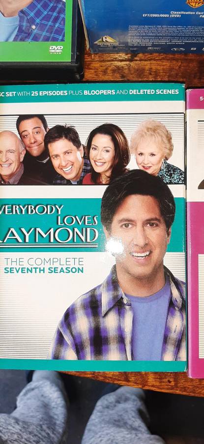 Tv series dvd's Everybody love Raymond.Seasons in description..