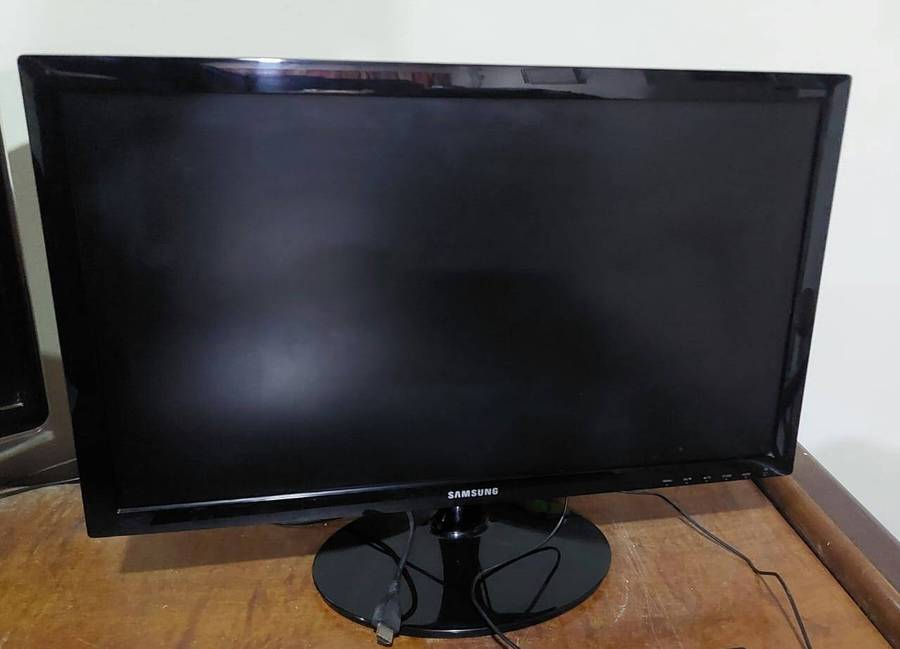 Samsung S24D300 monitor
