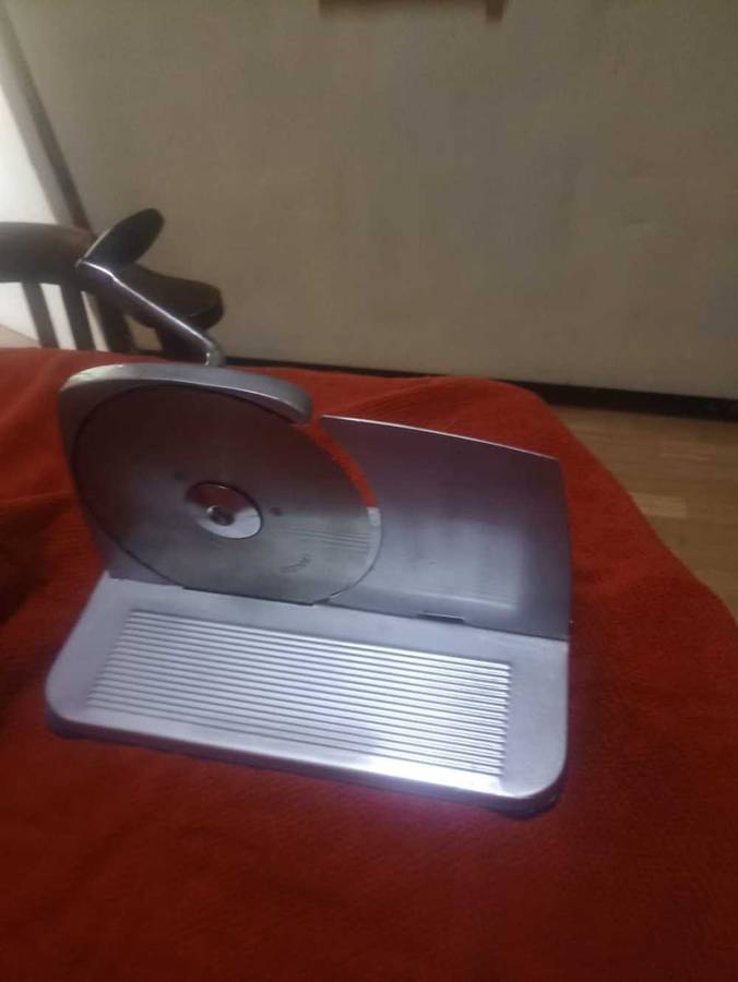 Pineware refurbished bread slicer