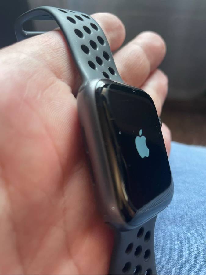 APPLE WATCH 4 NIKE EDITION +