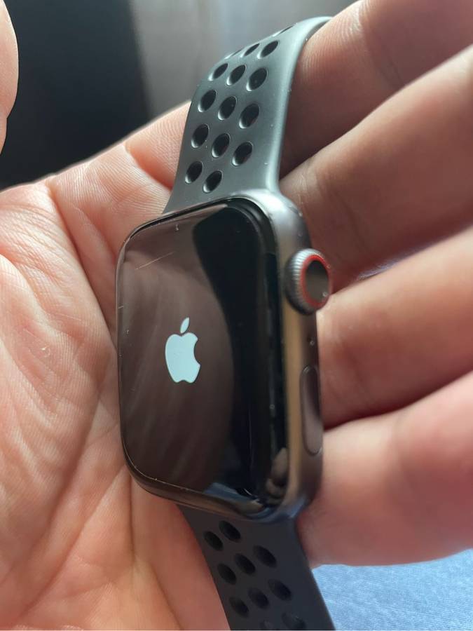 APPLE WATCH 4 NIKE EDITION +