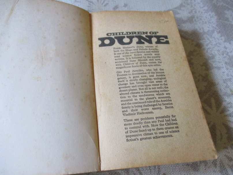 CHILDREN OF DUNE -  FRANK HERBERT - PART THREE OF THE DUNE TRILOGY