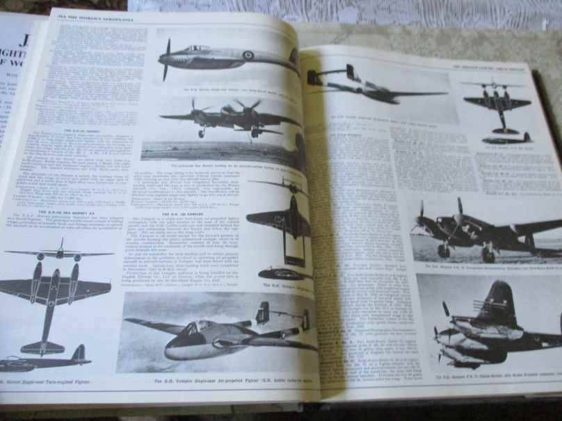 JANE'S FIGHTING AIRCRAFT OF WORLD WAR II - A COMPREHENSIVE ENCYCLOPEDIA WITH MORE THAN 1000 ILLUST.