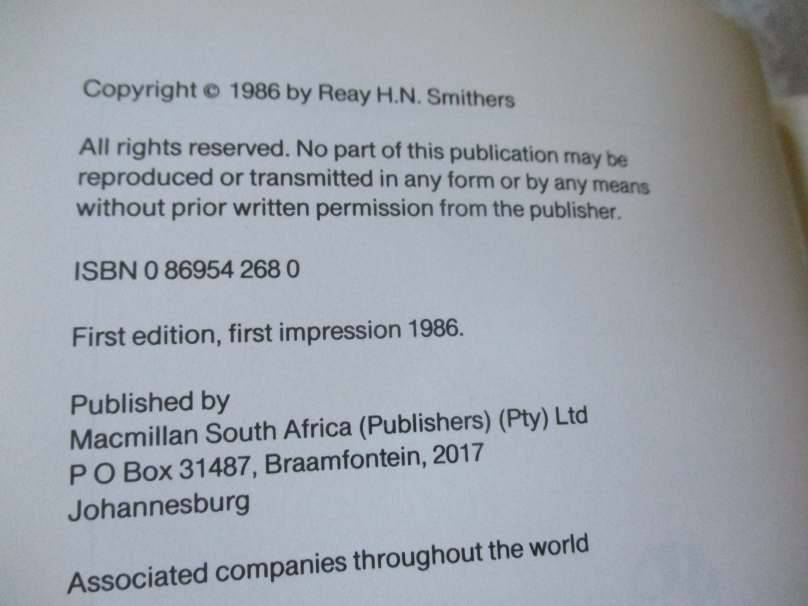 THE MAMMALS OF SOUTHERN AFRICA - A FIELD GUIDE - REAY H N SMITHERS