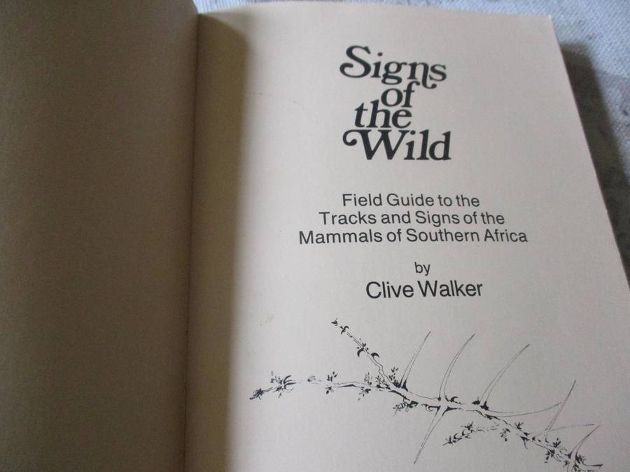 SIGNS OF THE WILD - CLIVE WALKER