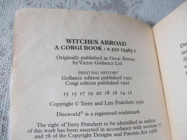 Witches Abroad - Terry Pratchett - Discworld Novel