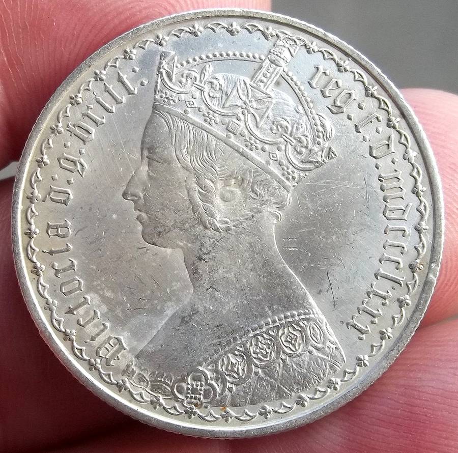 **R1 Auction** British Gothic Florin 1880 - aUNC condition