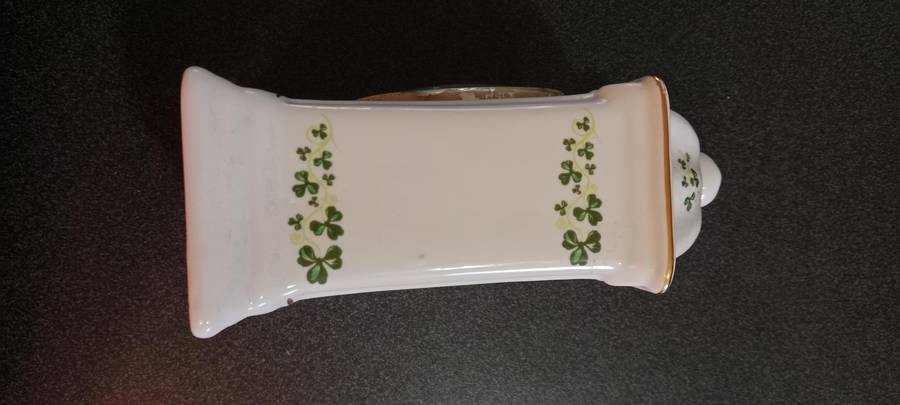 Vintage Belleek B0057 Glenveigh Mantel Shamrock Porcelain Clock Ireland Battery