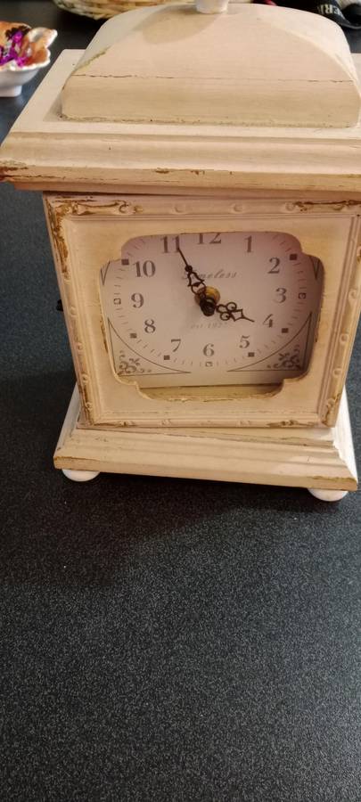 Vintage Wooden Mantel Clock
