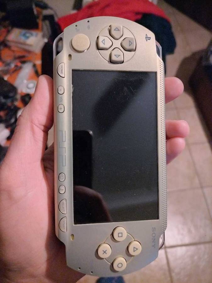 Champagne PSP 1000 console