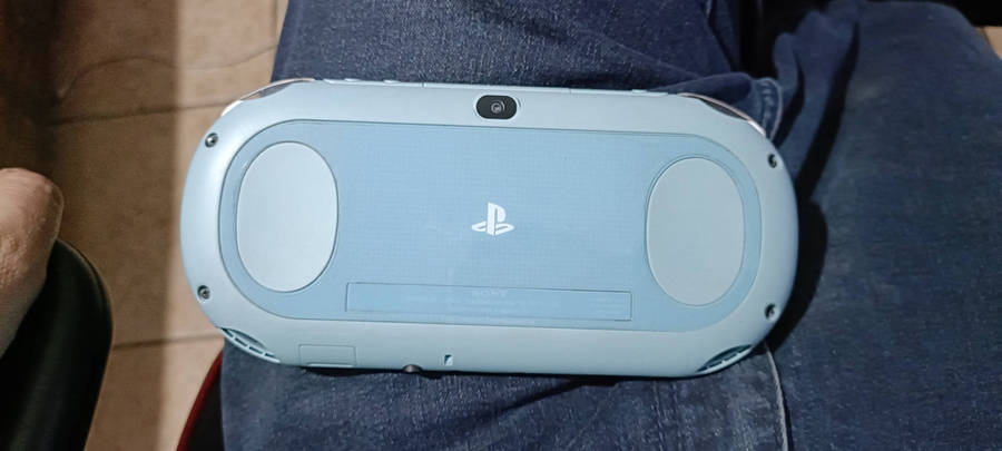Psvita 2000, white and blue modded