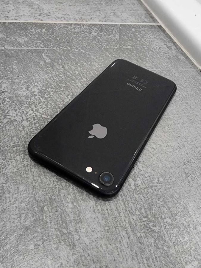 IPhone 8 - 64GB