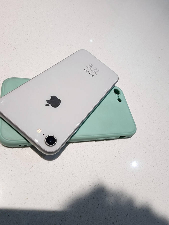 IPhone 8 - 64GB - 100% Battery health