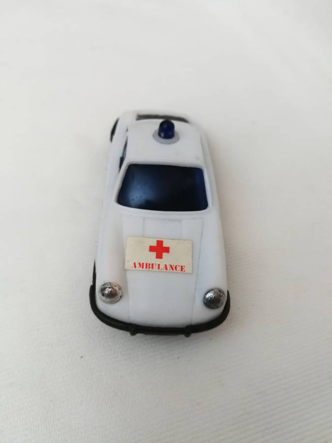 Friction Vintage Toy Porsche 911 "Ambulance" L 13.3 cm