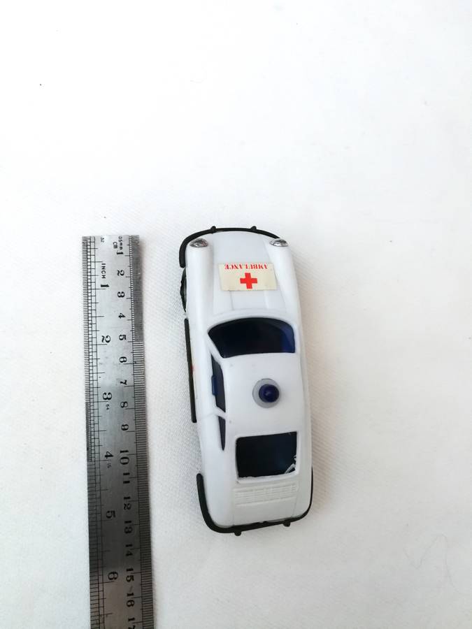 Friction Vintage Toy Porsche 911 "Ambulance" L 13.3 cm