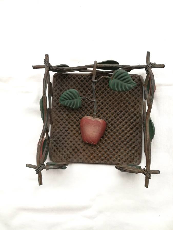 Decorative Metal Serviette Holder. Apple with "Viny" twigs
