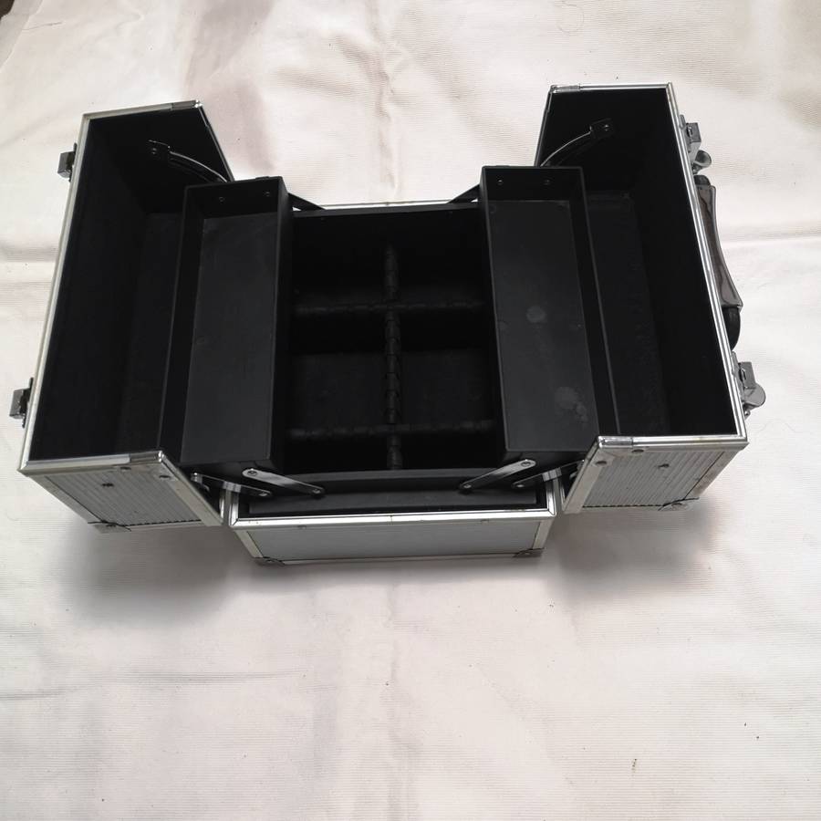 Aluminum Makeup Storage Box for Girls Makeup Artist- Cantilever- Vintage