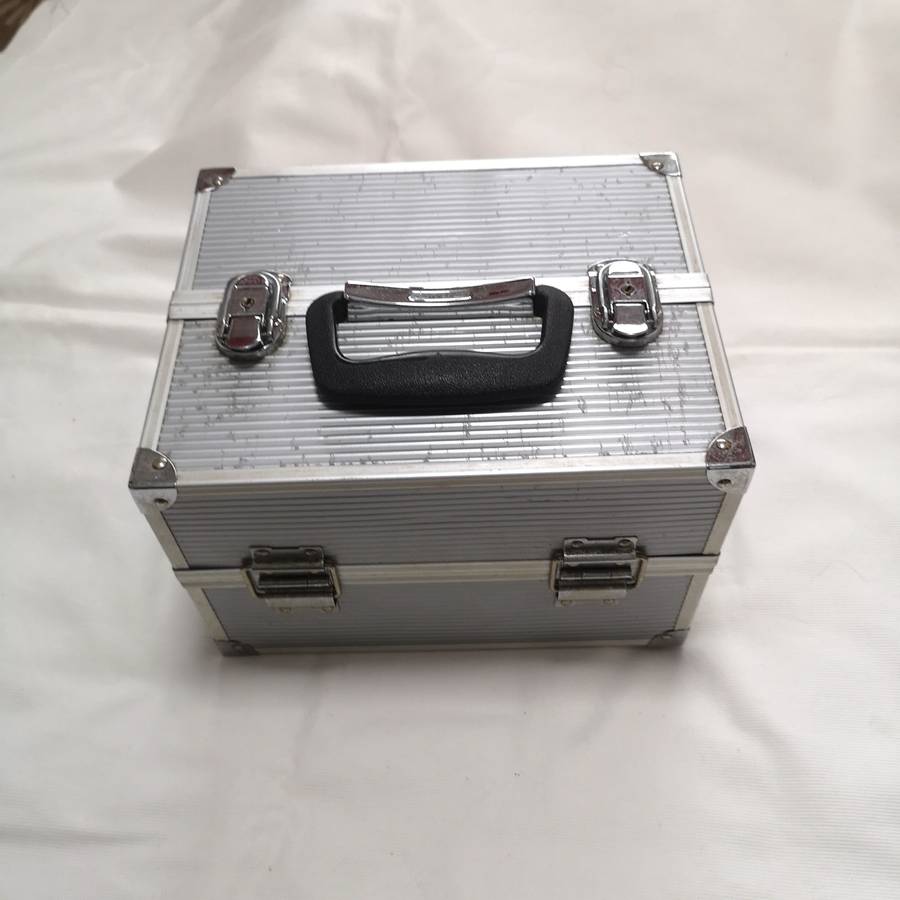 Aluminum Makeup Storage Box for Girls Makeup Artist- Cantilever- Vintage
