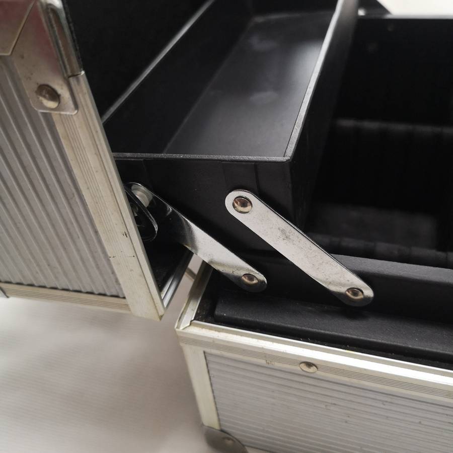 Aluminum Makeup Storage Box for Girls Makeup Artist- Cantilever- Vintage