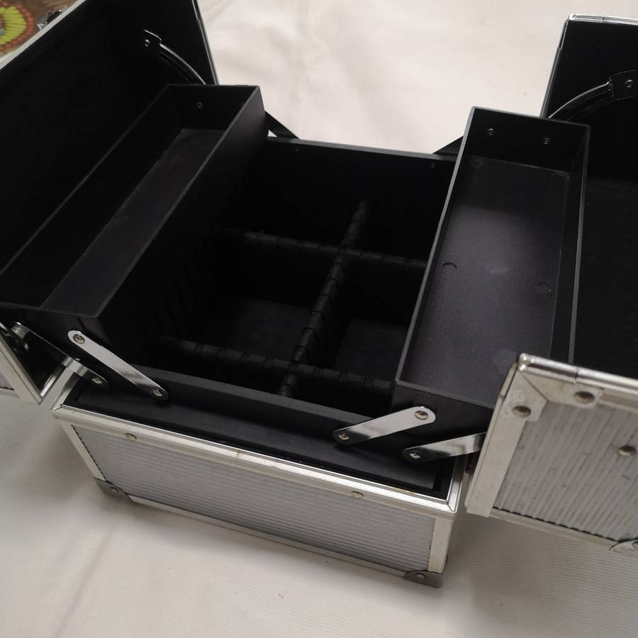 Aluminum Makeup Storage Box for Girls Makeup Artist- Cantilever- Vintage