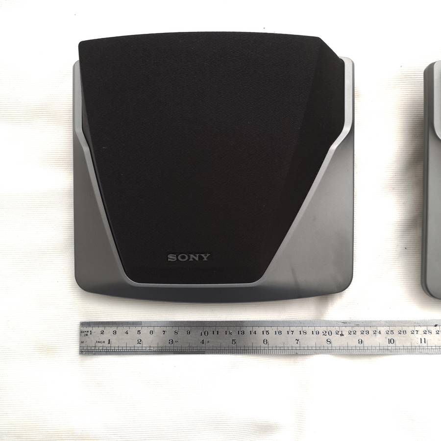 Sony SS- SR125G Speaker set. Vintage