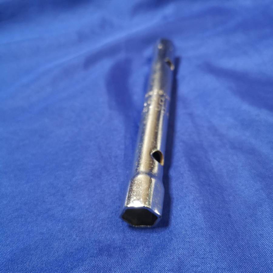BMW tube socket HEYCO 10 x 11 W-Germany trunk tool e30 e28 e23BMW tube socket HEYCO 10 x 11 W-German