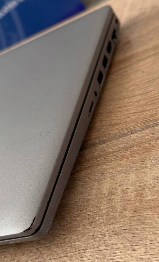Dell Latitude 5520 , intel Core i5vPro - 1135CPU, 11th Generation