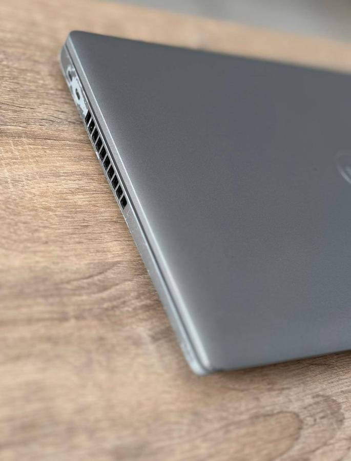 Dell Latitude 5520 , intel Core i5vPro - 1135CPU, 11th Generation