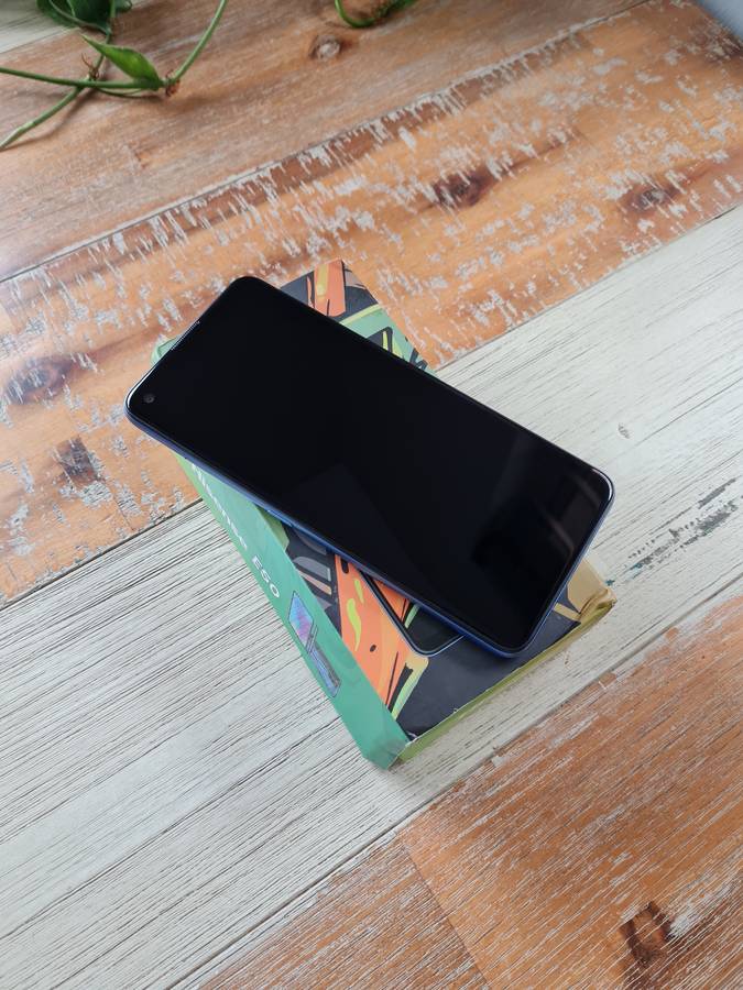 Hisense E50 64GB Blue