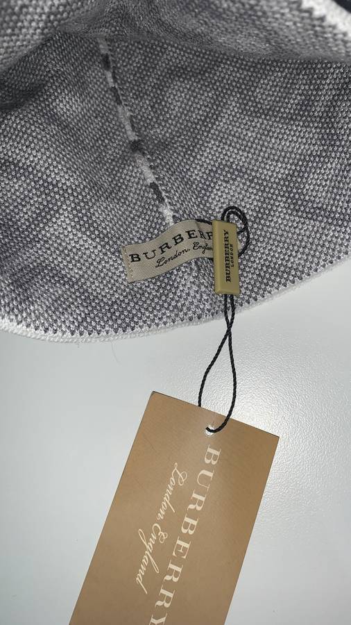 Burberry beanie