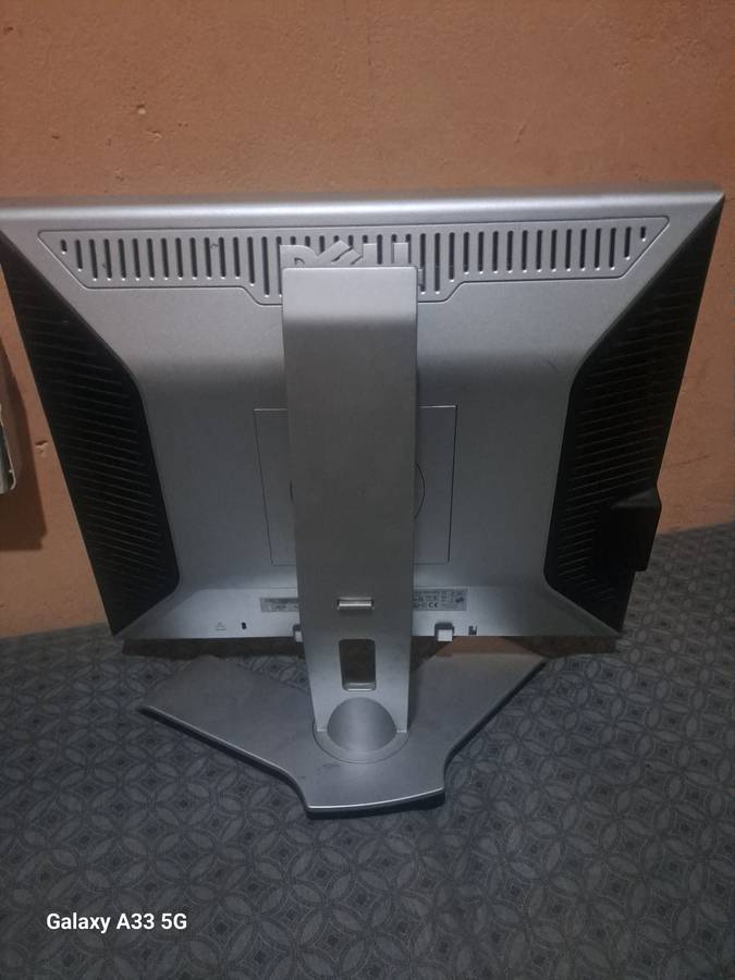 19" Dell Desktop Monitor
